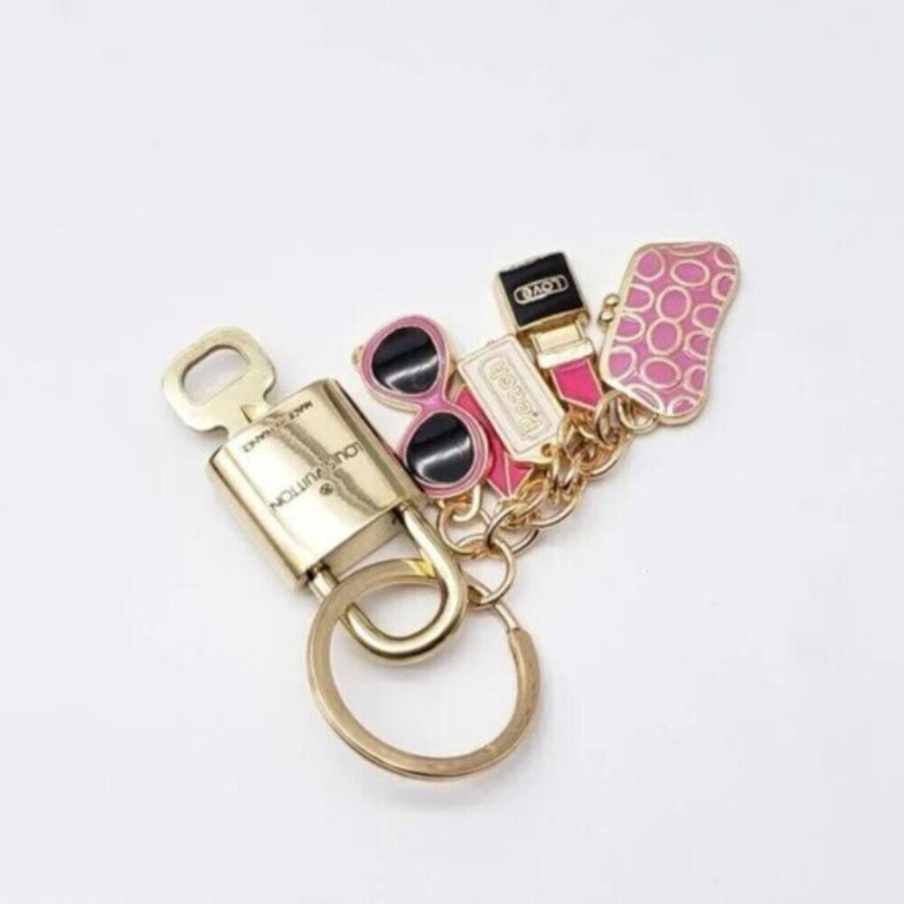 Authentic LV Gold Padlock & Key 🔑 Designer Bag Charm w/ Unbranded Keychain - Picture 7 of 7